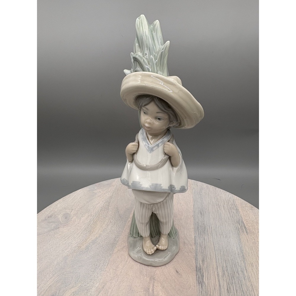 Vintage Lladro Figurine Porcelain Panchito Boy Glossy Finish Made in Spain 12" - Picture 2 of 16